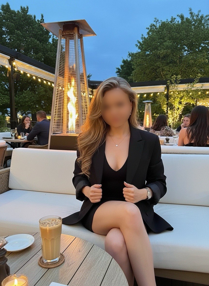 Independent Escort in Mayfair for Luxury Business Travellers and VIP Visitors